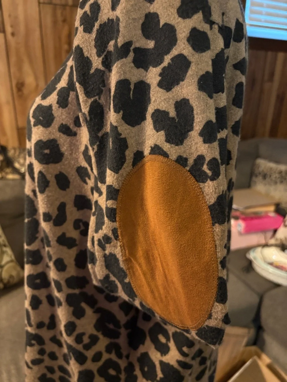 Pink Clover Leopard Print Long Sleeve Top in Tan and Black NWOT - Picture 4 of 6